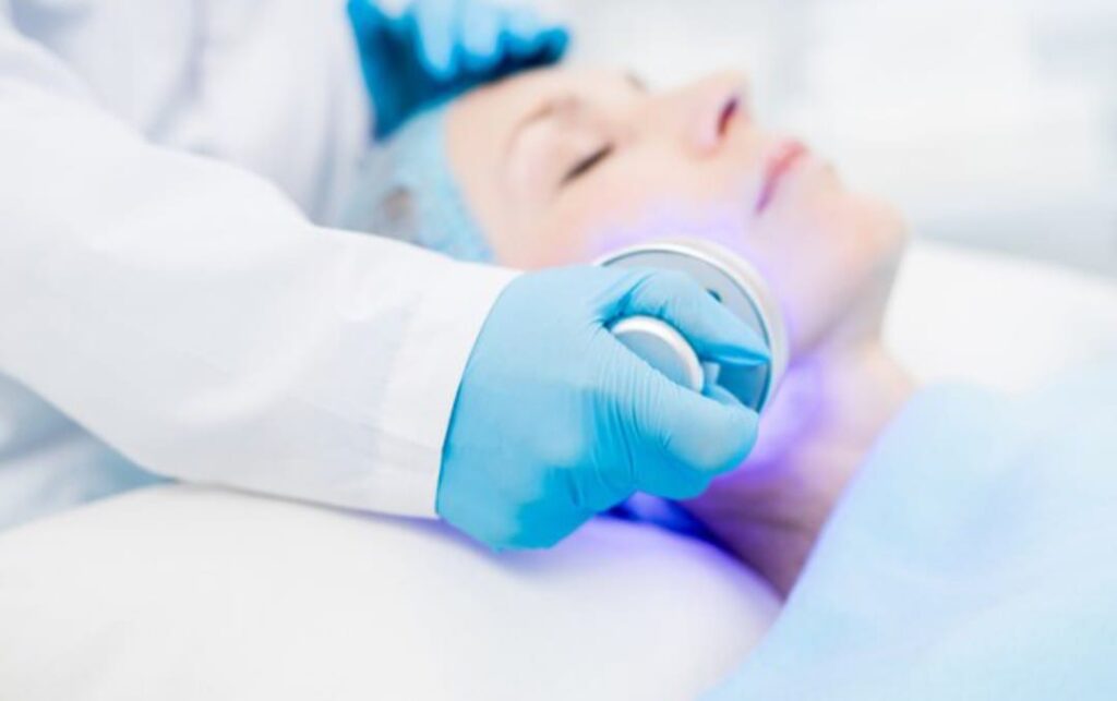 Fotobiomodulação: Fundamentos Científicos e Benefícios para a Saúde e Estética da Pele