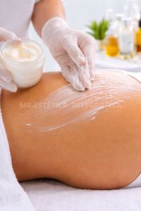 tratando-celulite-com-cosmeticos